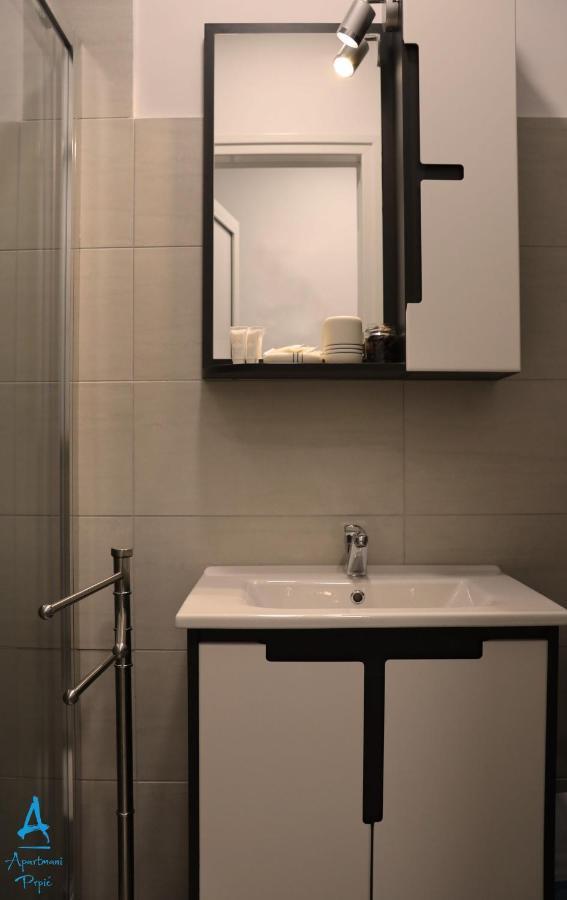 Apartmani Prpić Razanac Bagian luar foto