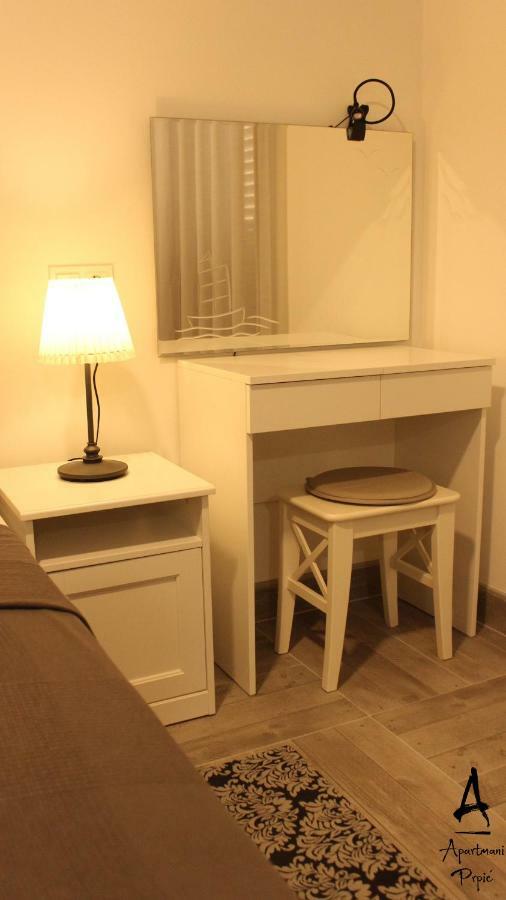 Apartmani Prpić Razanac Bagian luar foto